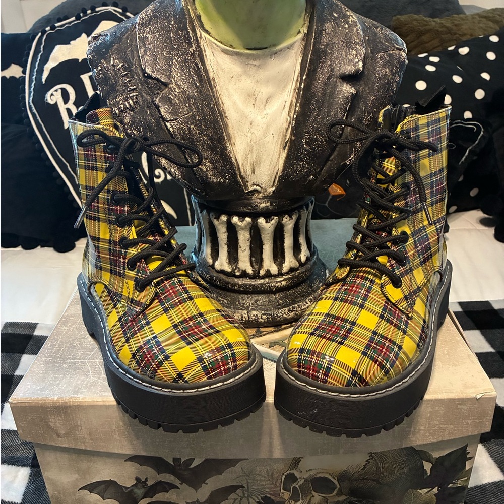 listing-status-banner